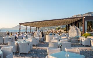 Riva beach bar, Bar